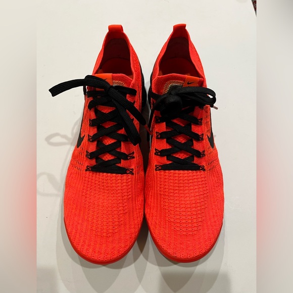 Nike Air Red Vapormax Sneakers in Flash Crimson Sz. 11 - Picture 4 of 8